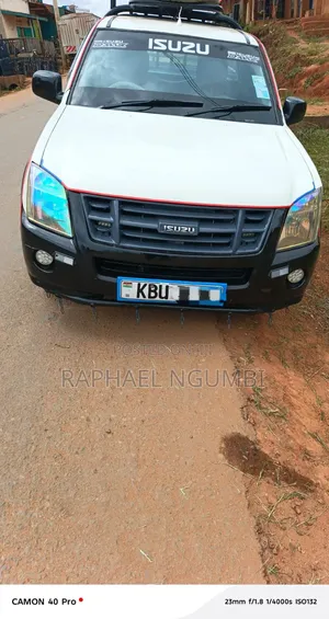 Isuzu D-MAX 2010 White