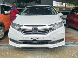 Honda Shuttle 1.5 Hybrid 2WD 2019 Pearl