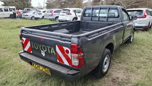 Toyota Hilux 2015 Gray