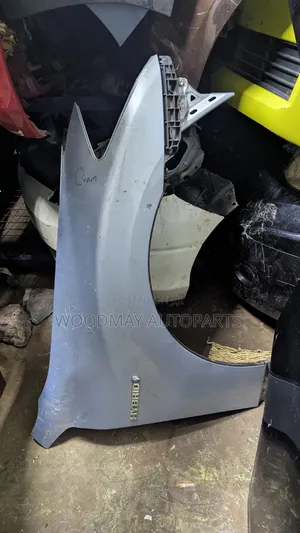 Toyota Crown Fender 2012
