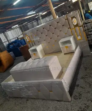 6by6 Luxury Bed With Ottoman, Side Drawers and Lights.