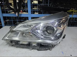 Toyota Vitz Headlight