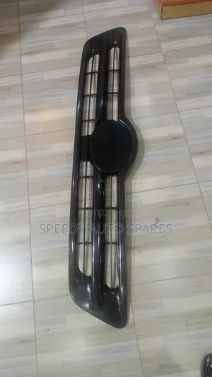 Grille Hino 500