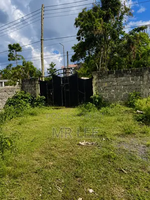 1⁄2 an Acre Land in Roysambu