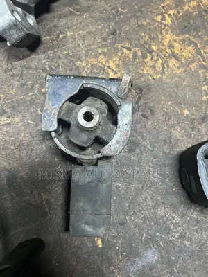 Fielder/Nze Gearbox Mounting