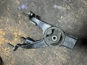 Noah /Voxy Gearbox Mounting