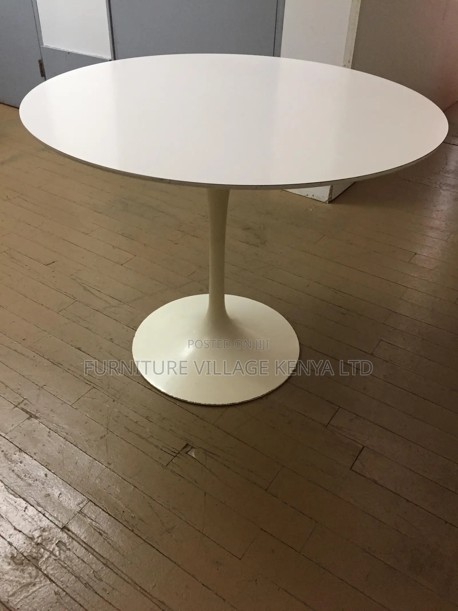 Round White Dining Table.