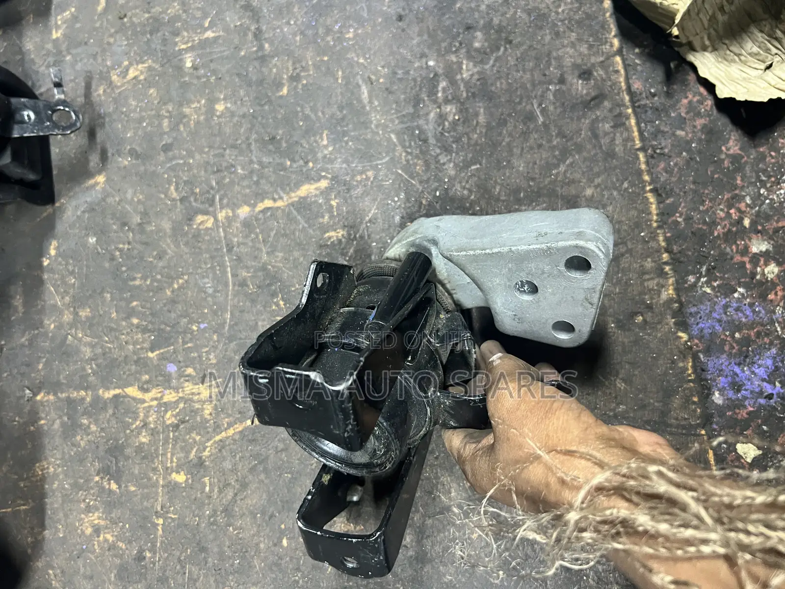 Mirage Engine Mounting