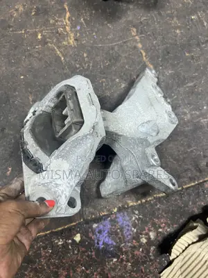 Nissan Xtrail T32 Engine Mounting