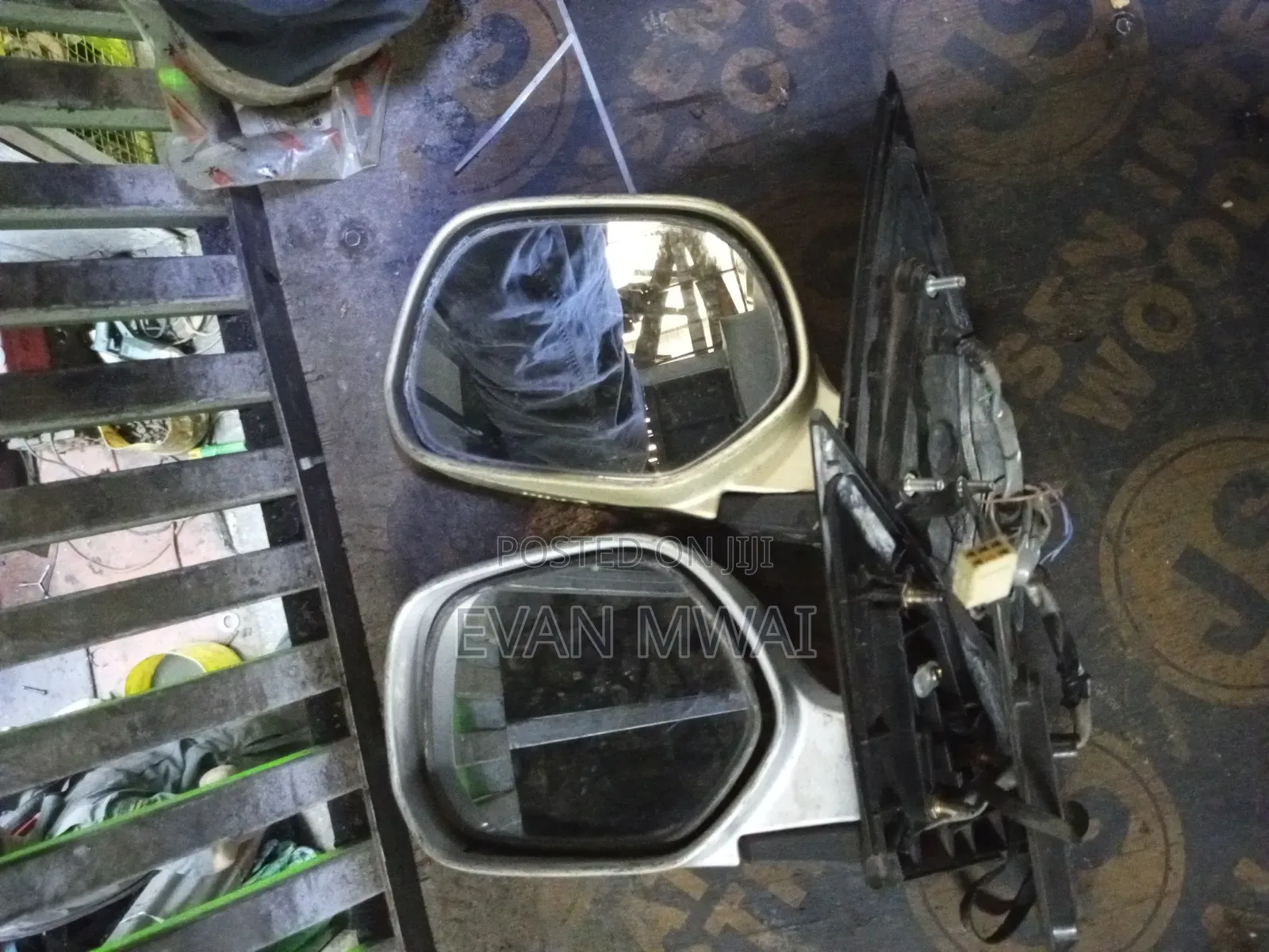 Fun Cargo Side Mirror 2005 Left Only