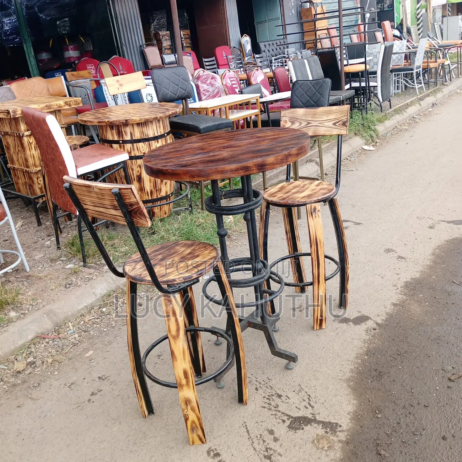Rustic Wood Finish With Mahogany Backrest Stools