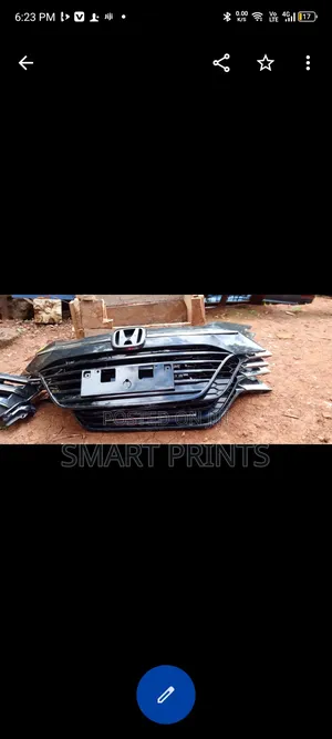 Front Radiator Grille for a 2014-2018 Honda Vezel or Hr-v. [1, 2]