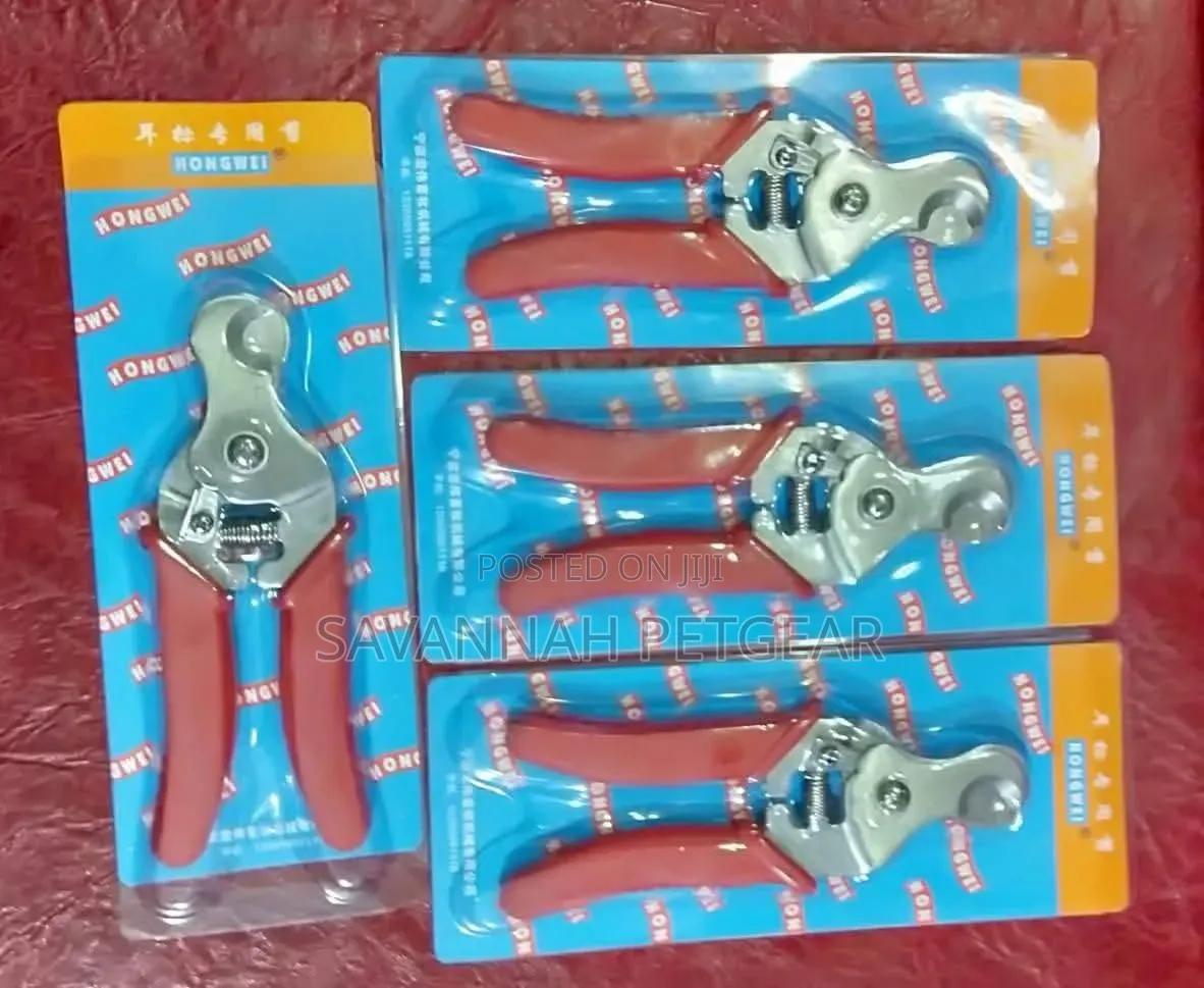 Specialized Tool To Safely Remove Identification Tags From Livestock