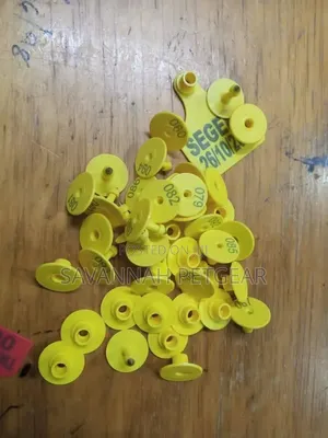 Specialized Tool To Safely Remove Identification Tags From Livestock