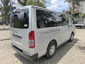 Toyota HiAce 2019 Silver