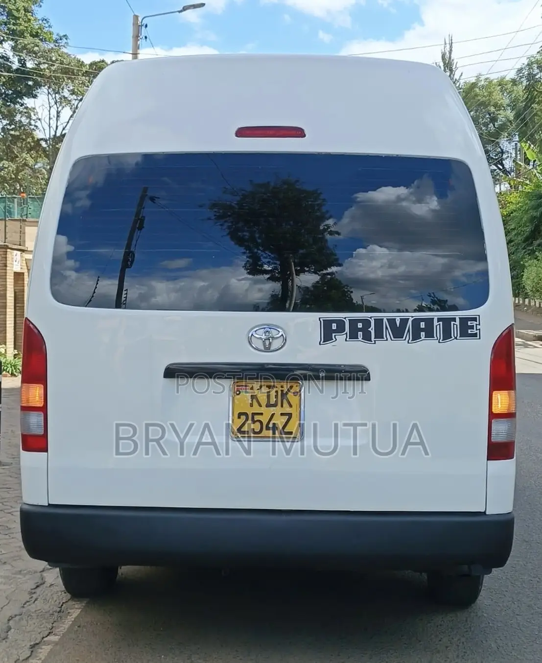 Toyota HiAce 2017 White