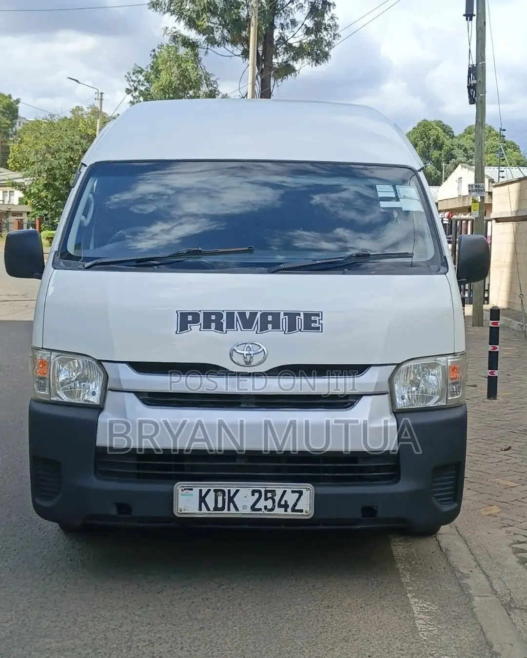 Toyota HiAce 2017 White
