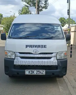 Toyota HiAce 2017 White