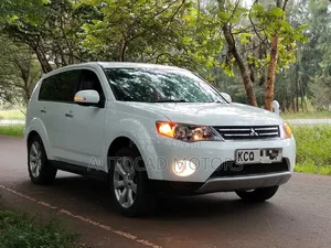 Mitsubishi Outlander 2011 Pearl