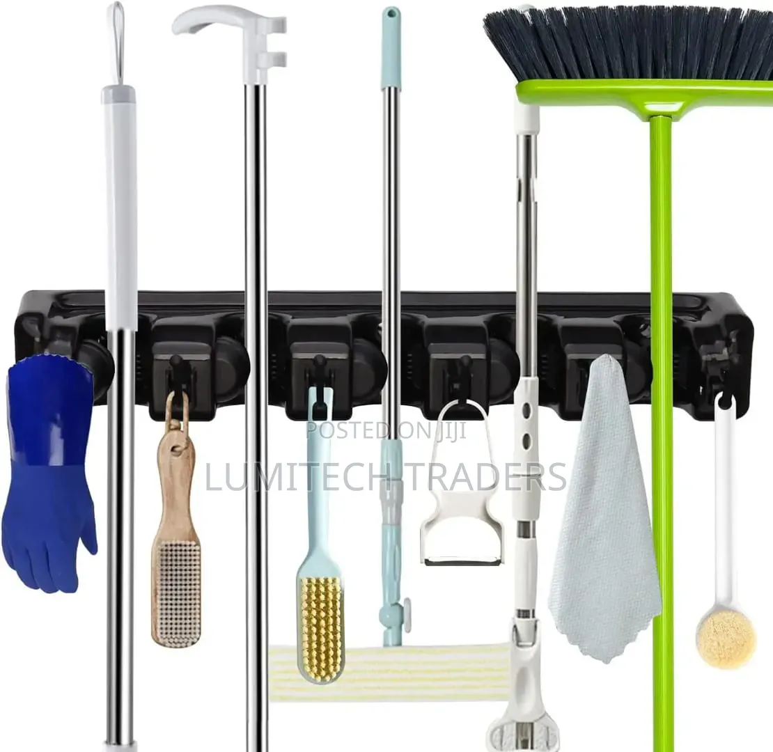 Broom Organiser