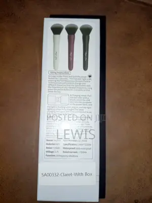 Vibrator Make-Up Brush.
