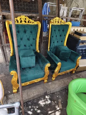 Queen Chair Gold and Green