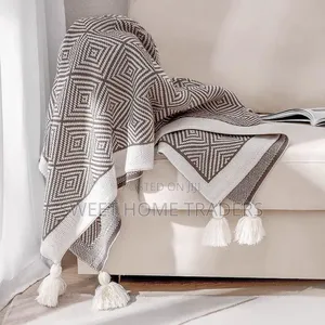 Knitted Throw Blankets With Pendant/Tassels*