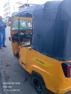 Piaggio 2024 Yellow