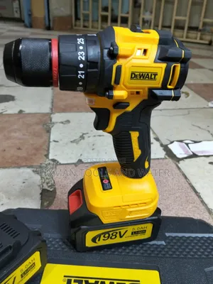 Dewalt Cordless Drill Brushless 196v 2 Battery With Hummer and Charge