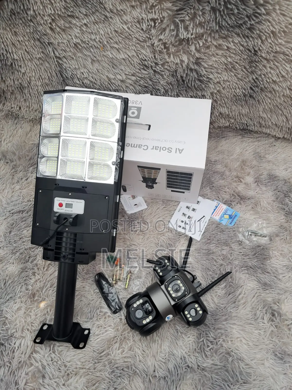Triple Lens 4g Security Camera With Night Vision Floodlight