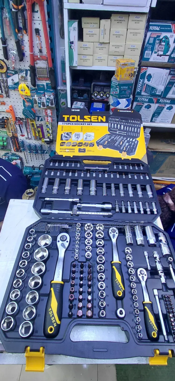 Tolsen 175-Piece Socket Set (Model 15146)