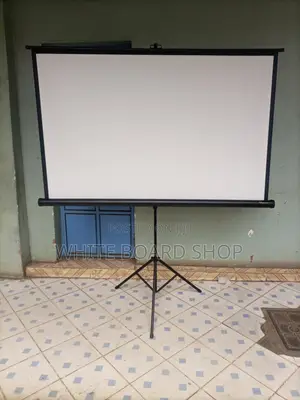 Presentation Tripod Projection Screen 240cm X 240cm (96" X 96")
