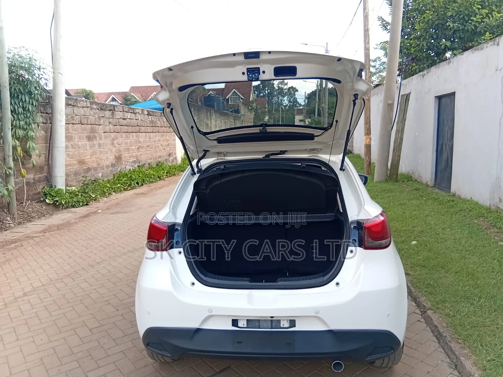 Mazda Demio 2019 White