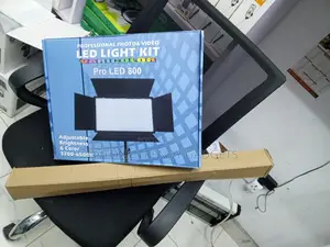 Varicolor Pro Led 800 Photography Light With 2.1m Stand