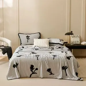 Cozy Bed Flowered Fleece Blankets