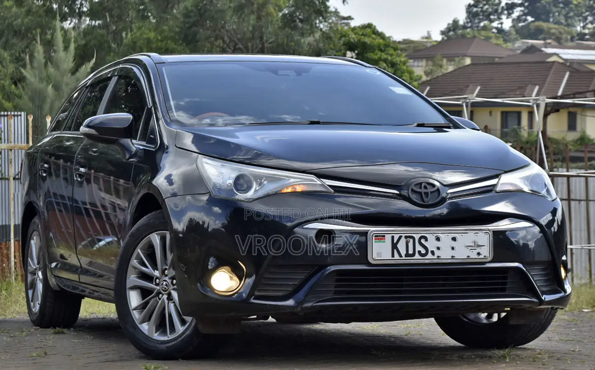 Toyota Avensis 2017 Black