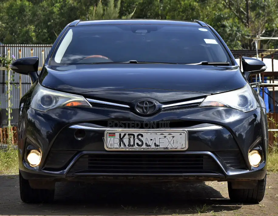Toyota Avensis 2017 Black