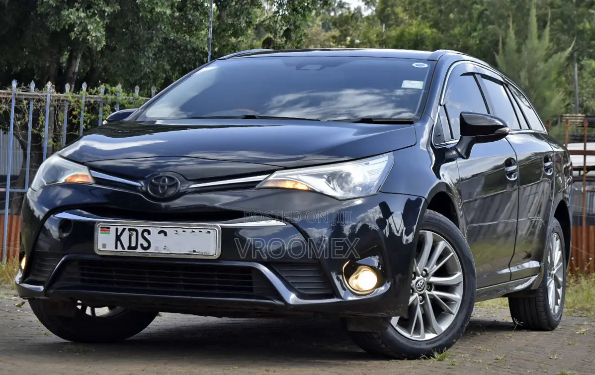 Toyota Avensis 2017 Black