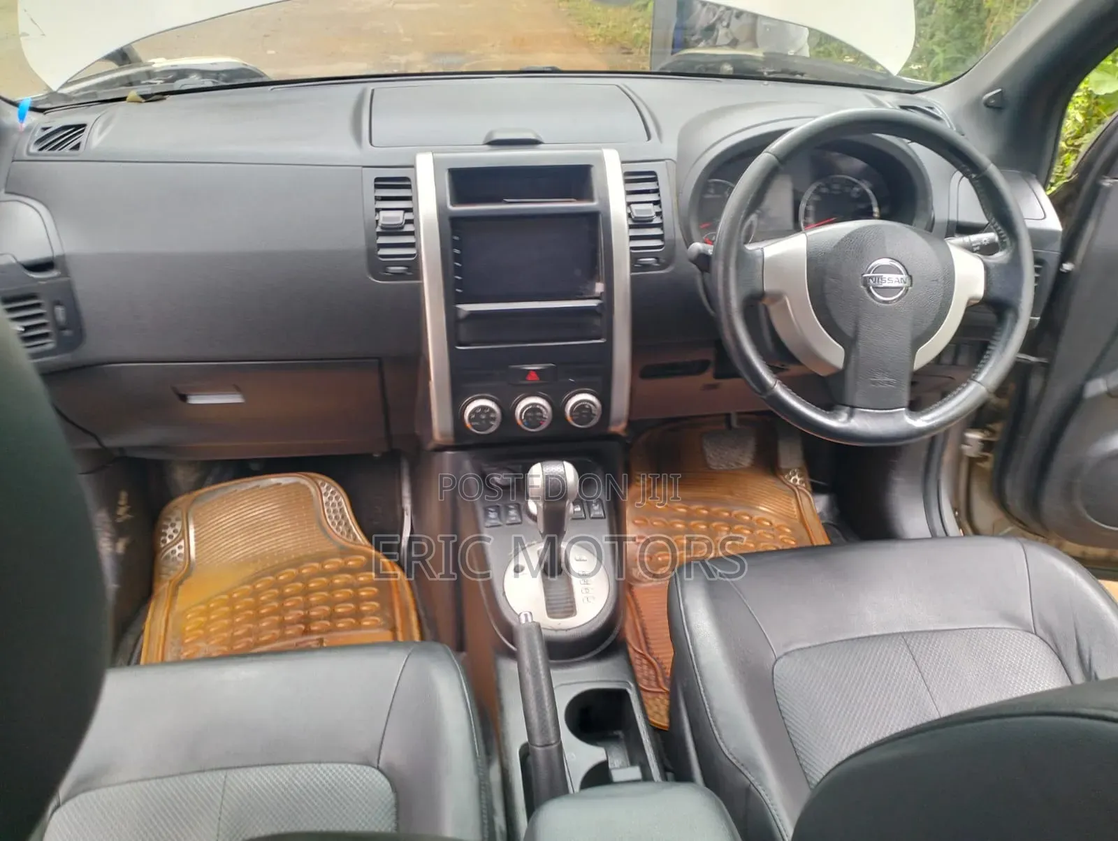 Nissan X-Trail 2012 Gray