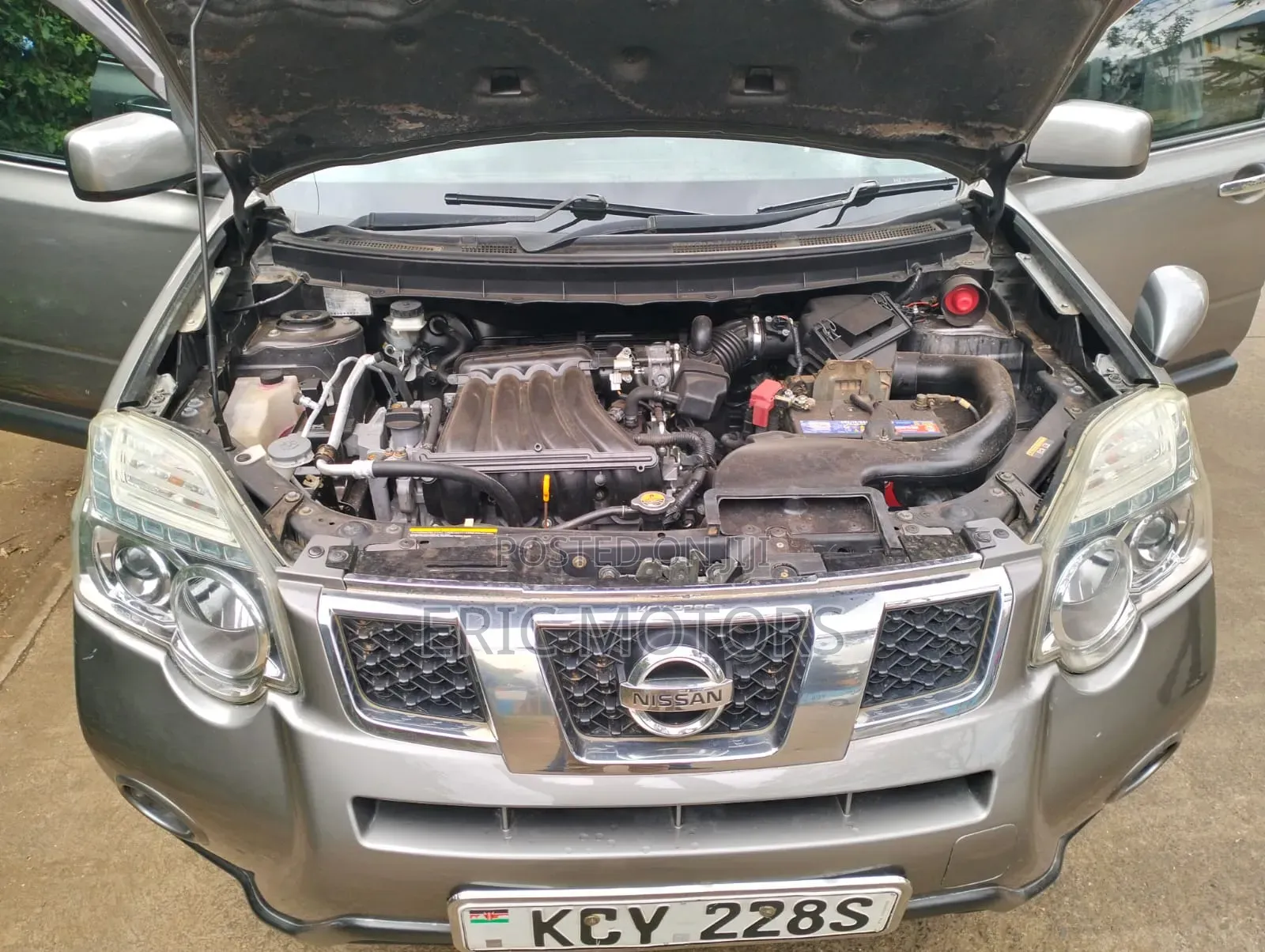 Nissan X-Trail 2012 Gray