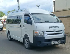 Toyota HiAce 2017 White
