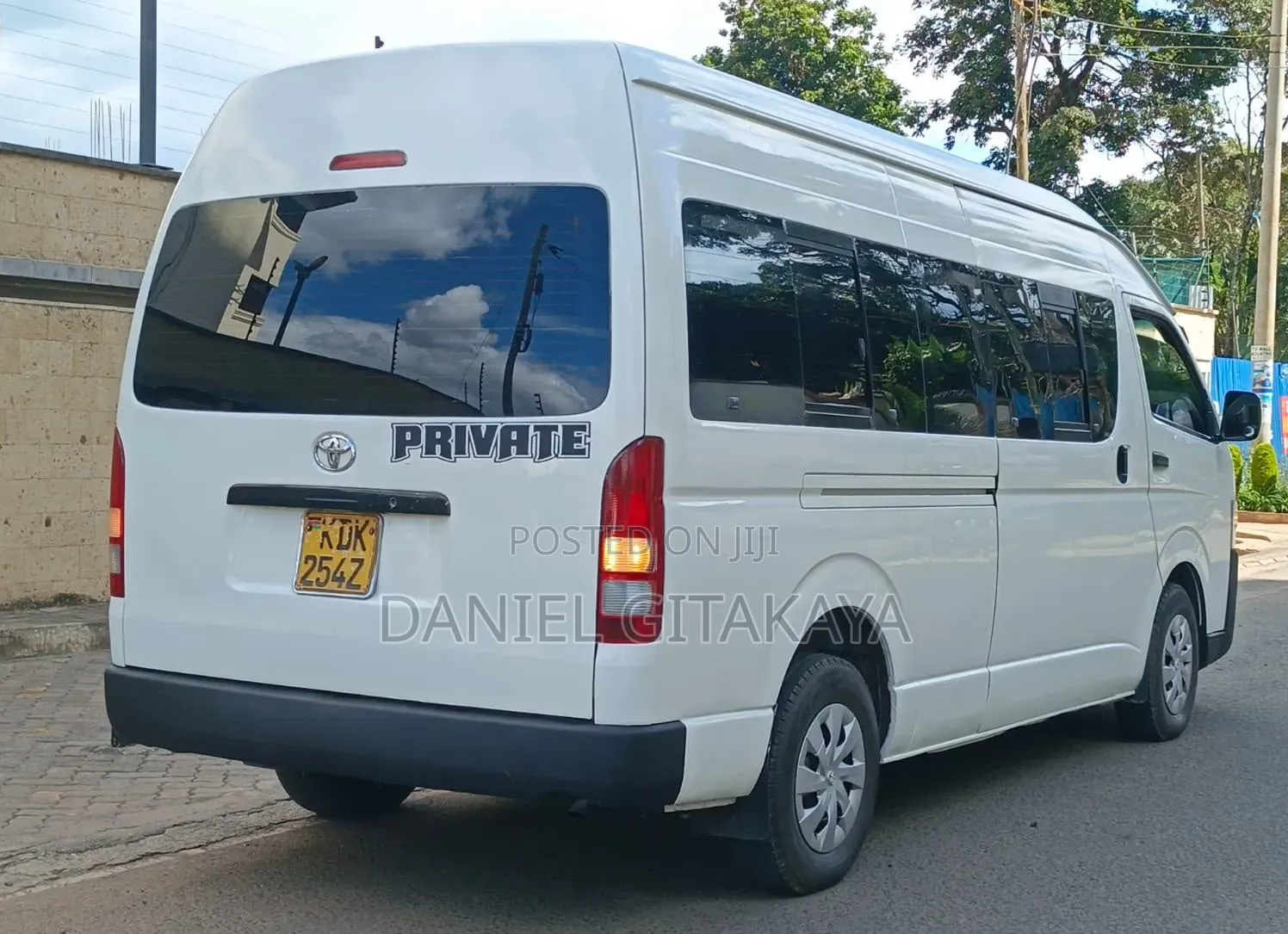 Toyota HiAce 2017 White
