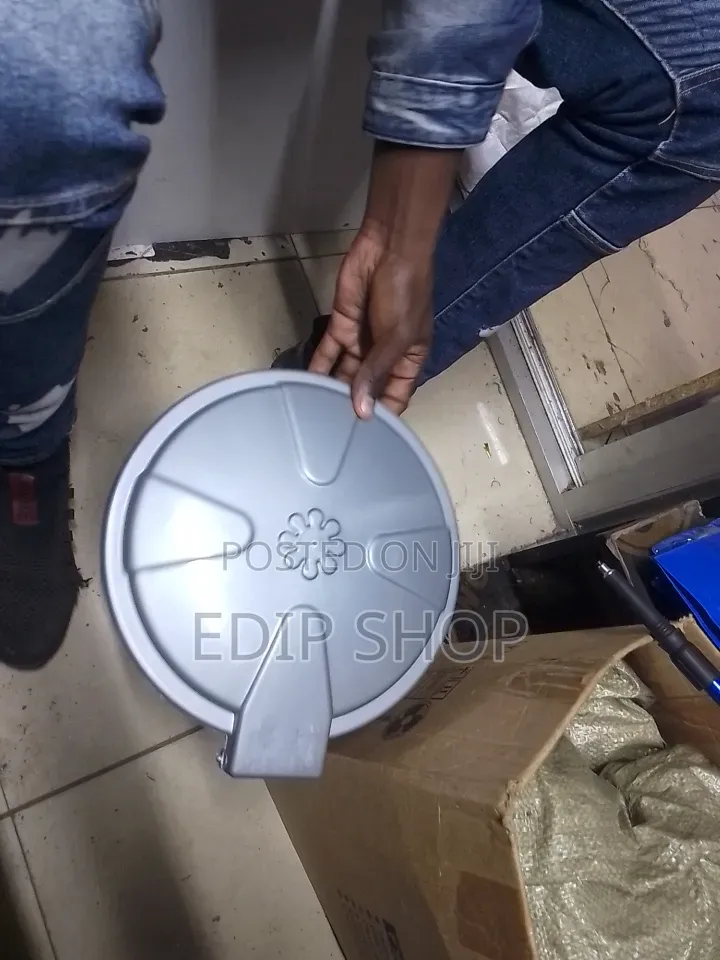 Pedal Dust Bin//