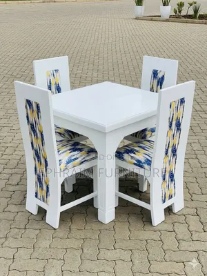 Modern White 4- Seater Dinning Set for Sale