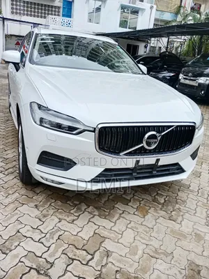 Volvo XC60 T5 Momentum AWD 2019 White