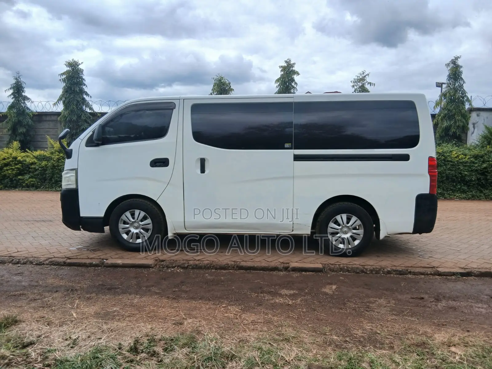 Nissan Caravan (Urvan) 2016 White