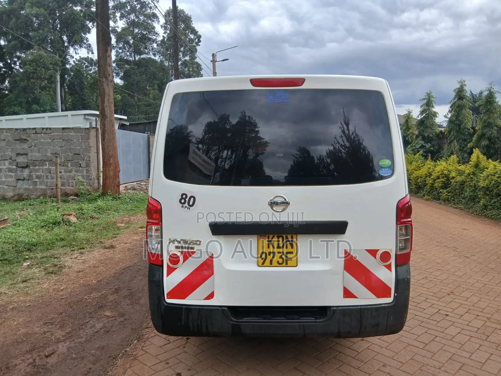 Nissan Caravan (Urvan) 2016 White