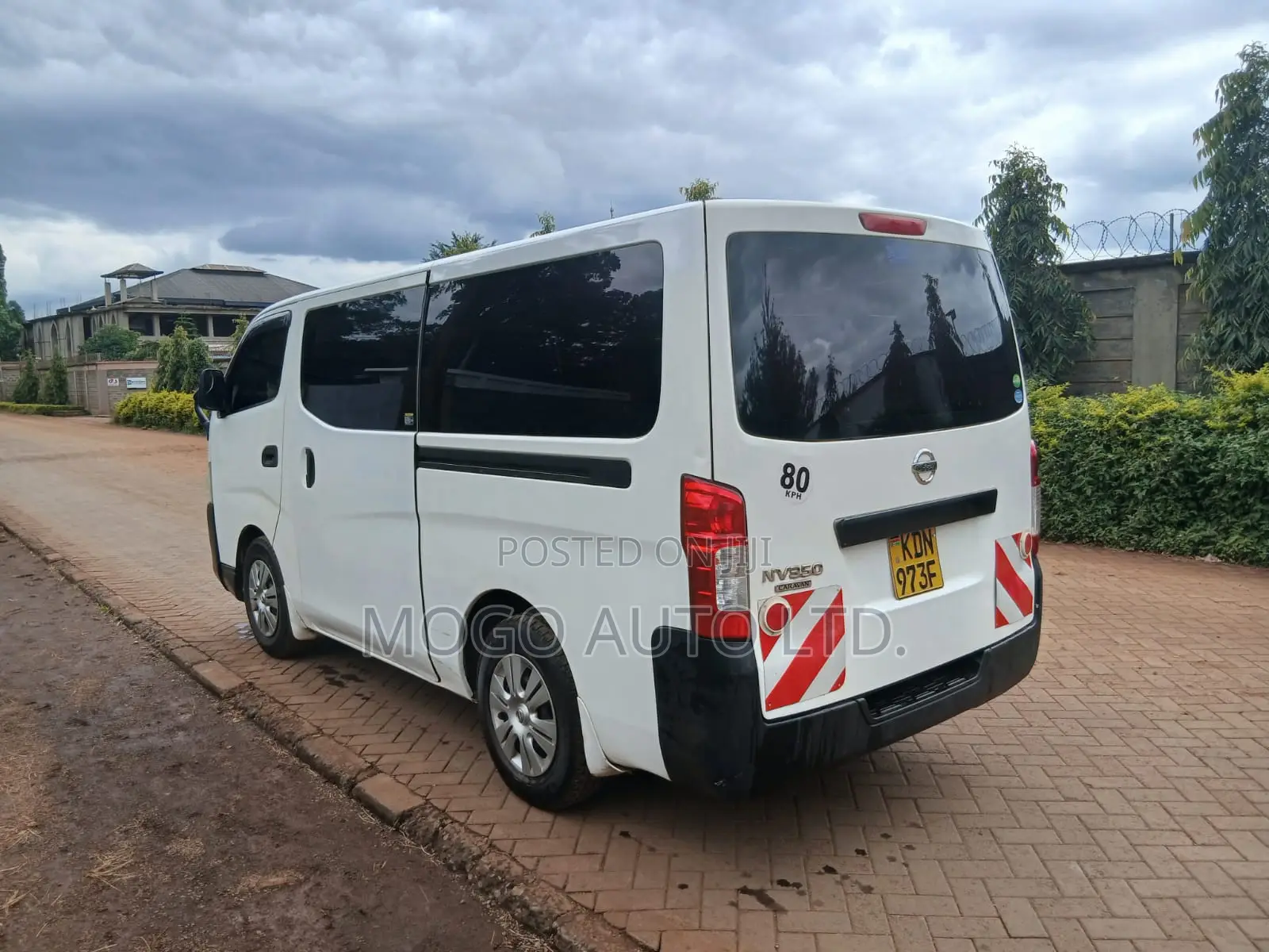 Nissan Caravan (Urvan) 2016 White