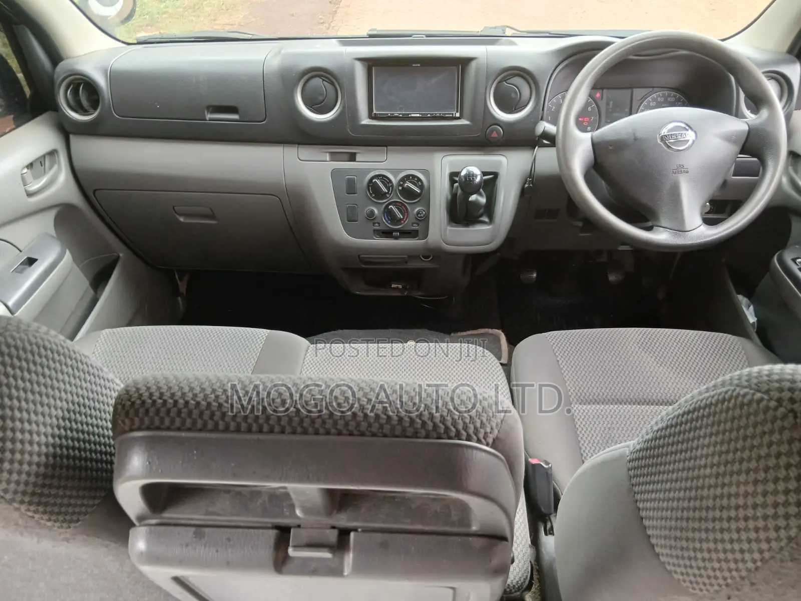 Nissan Caravan (Urvan) 2016 White
