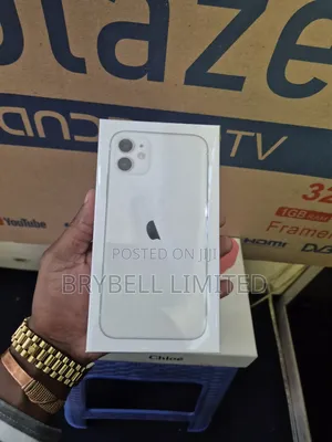 New Apple iPhone 11 128 GB White